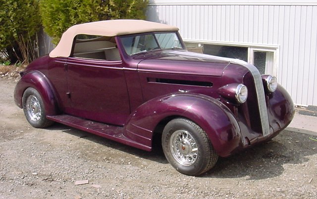 1935 Pontiac Convertable owned by Dave & Lynda Laser